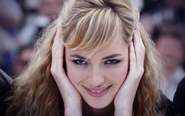 actress French woman louise bourgoin HD Desktop Wallpaper | Background Image