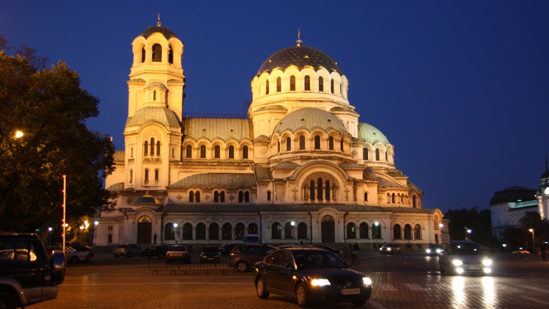 Night view of the illuminated Alexander Nevsky Cathedral in Sofia, captured as an HD PC desktop wallpaper and background.