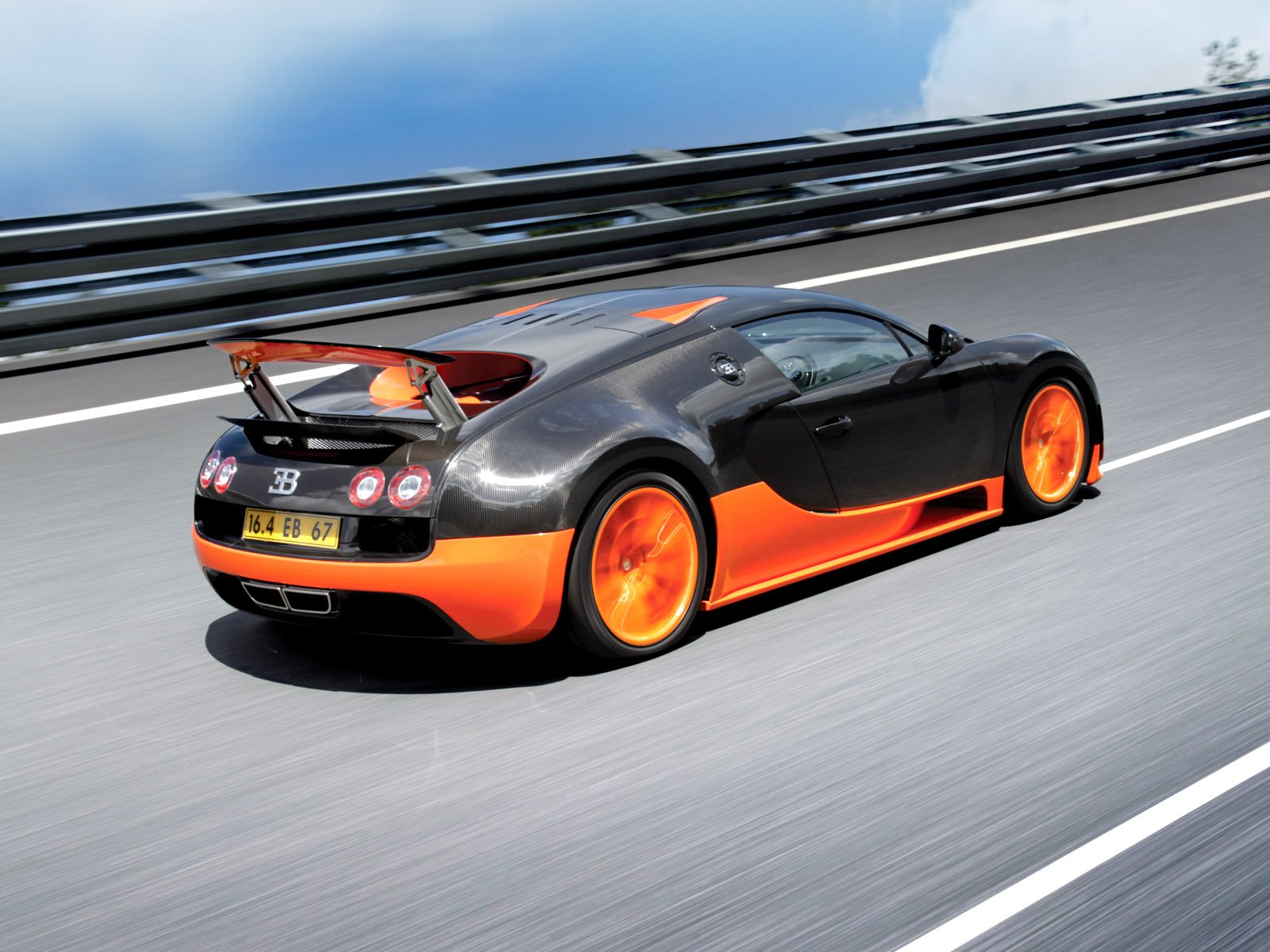 Машина Bugatti Veyron 16.4 Supersport. Bugatti Veyron 16.4 super Sport 2010. Bugatti Veyron 16.4. Бугатти Вейрон супер спорт.