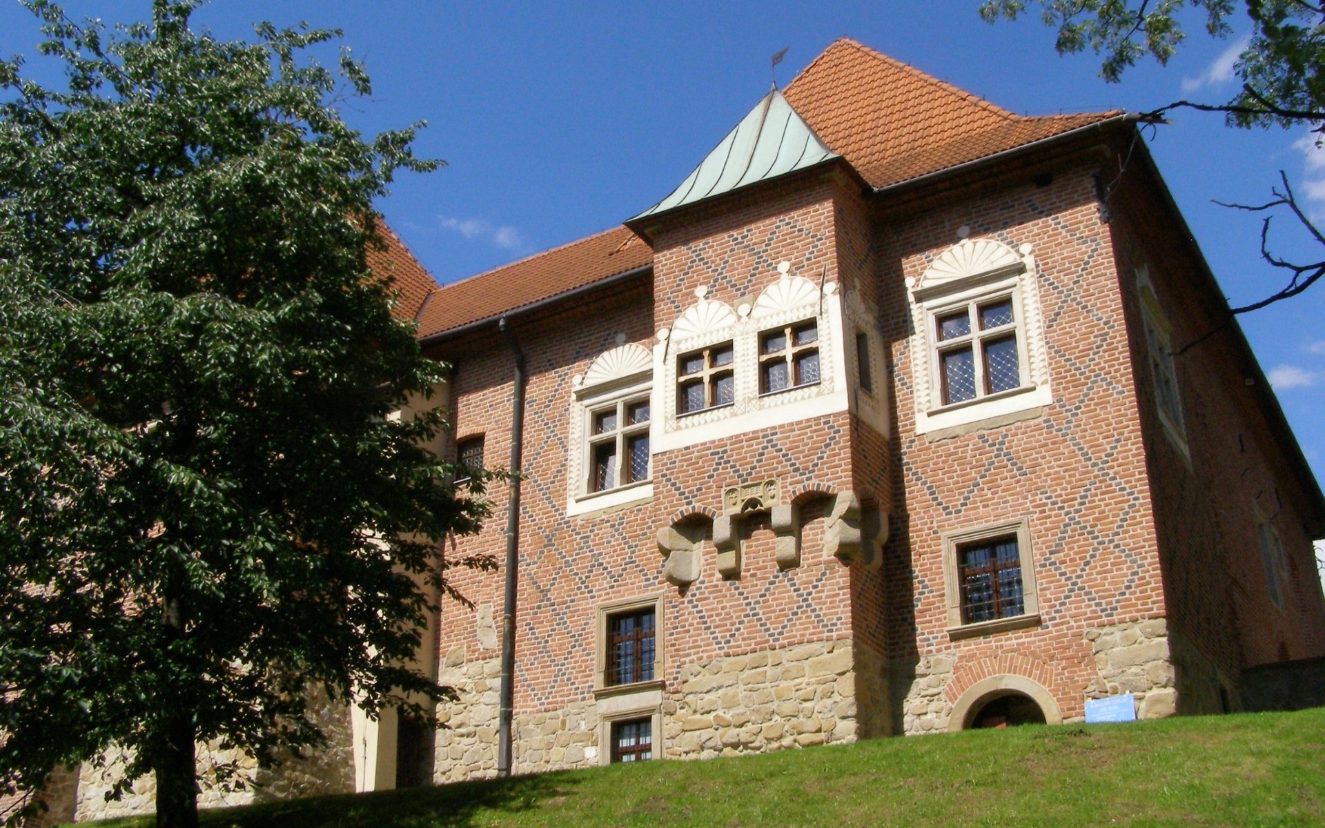 Download Man Made Debno Castle HD Wallpaper