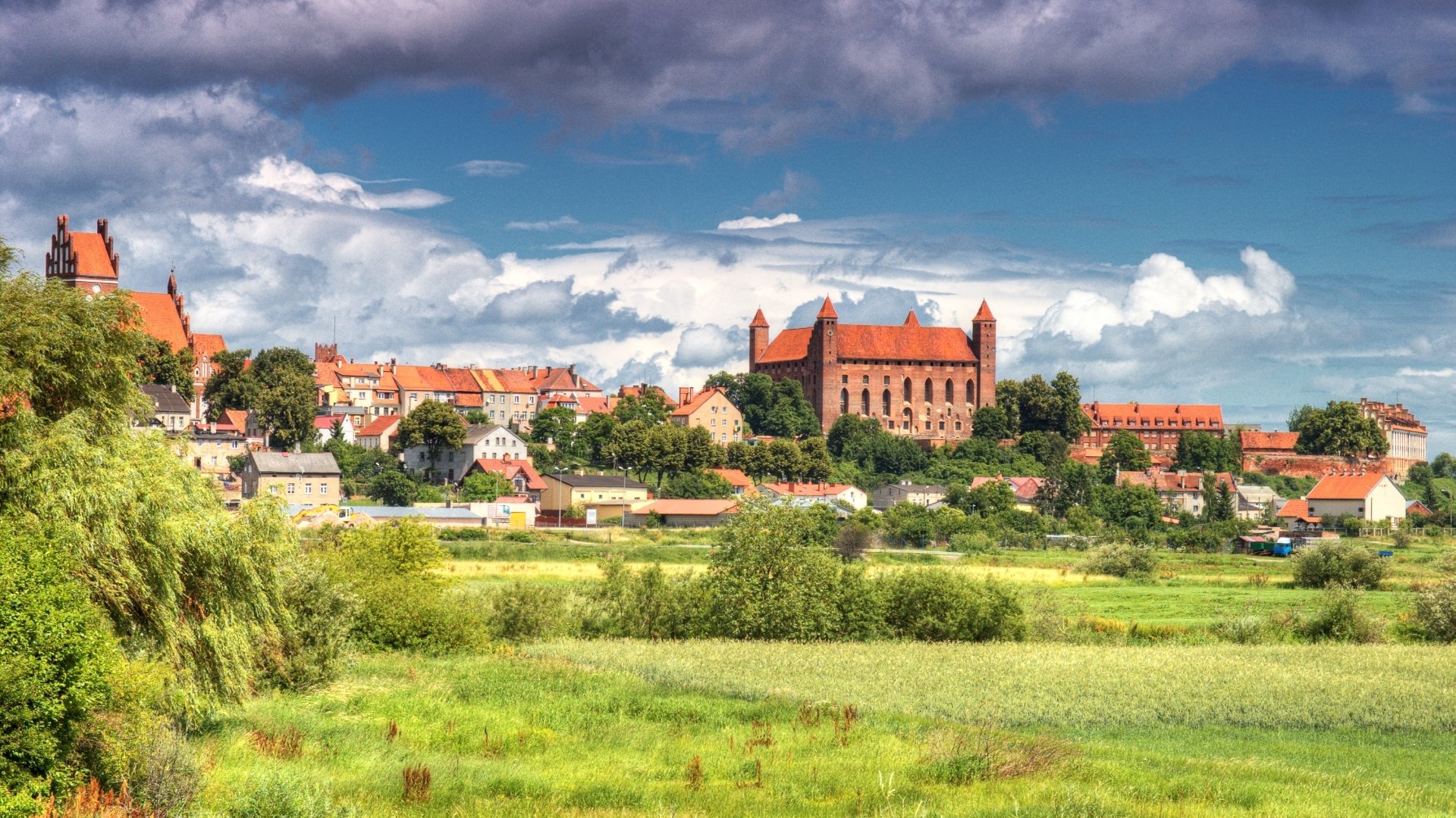 Download Man Made Gniew Castle HD Wallpaper