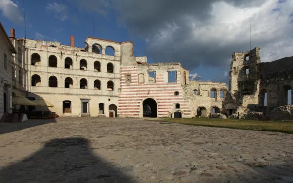 man made Janowiec Castle HD Desktop Wallpaper | Background Image