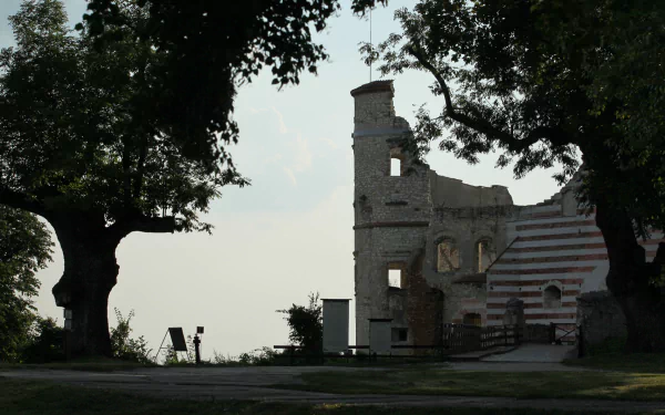 man made Janowiec Castle HD Desktop Wallpaper | Background Image