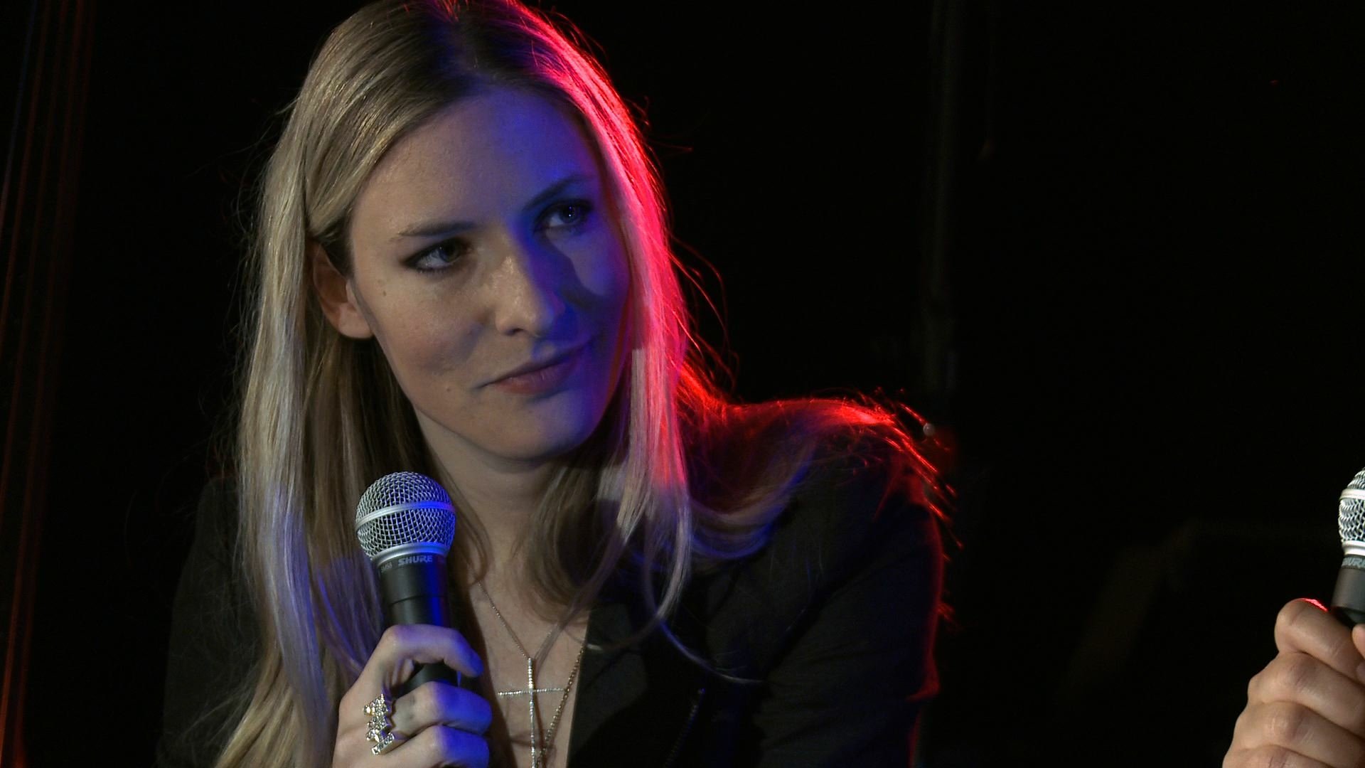 Download Music Holly Williams HD Wallpaper