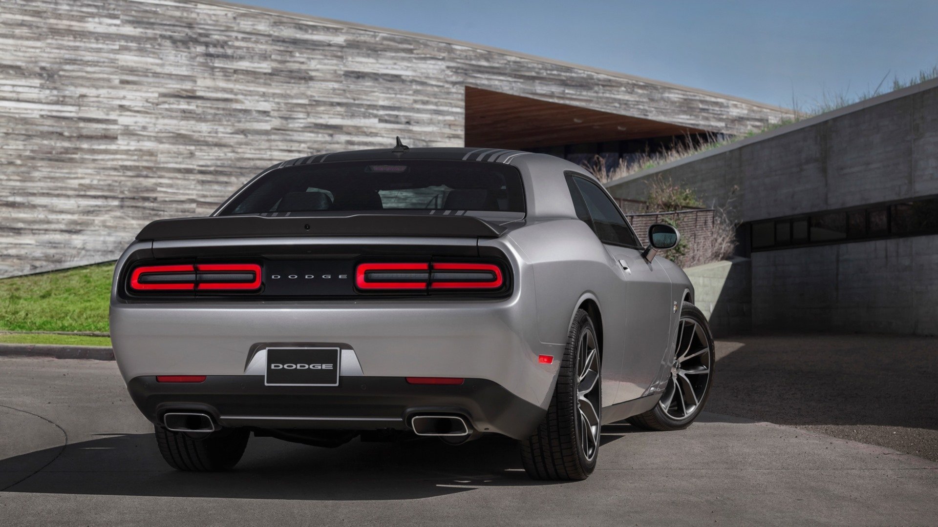Download Vehicle Dodge Challenger HD Wallpaper