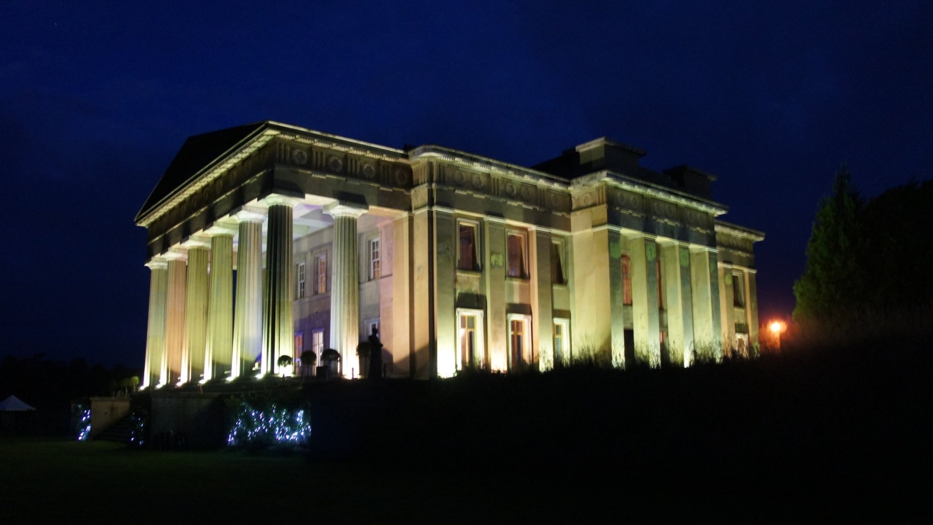 Download Man Made The Grange, Northington HD Wallpaper