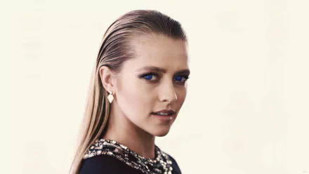  Teresa Palmer