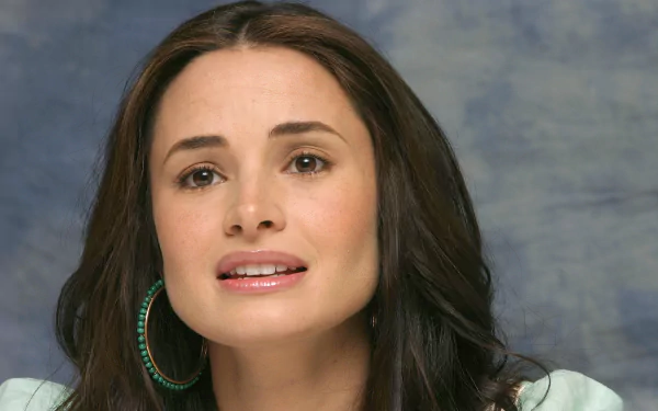 Argentinian actress Celebrity Mía Maestro HD Desktop Wallpaper | Background Image