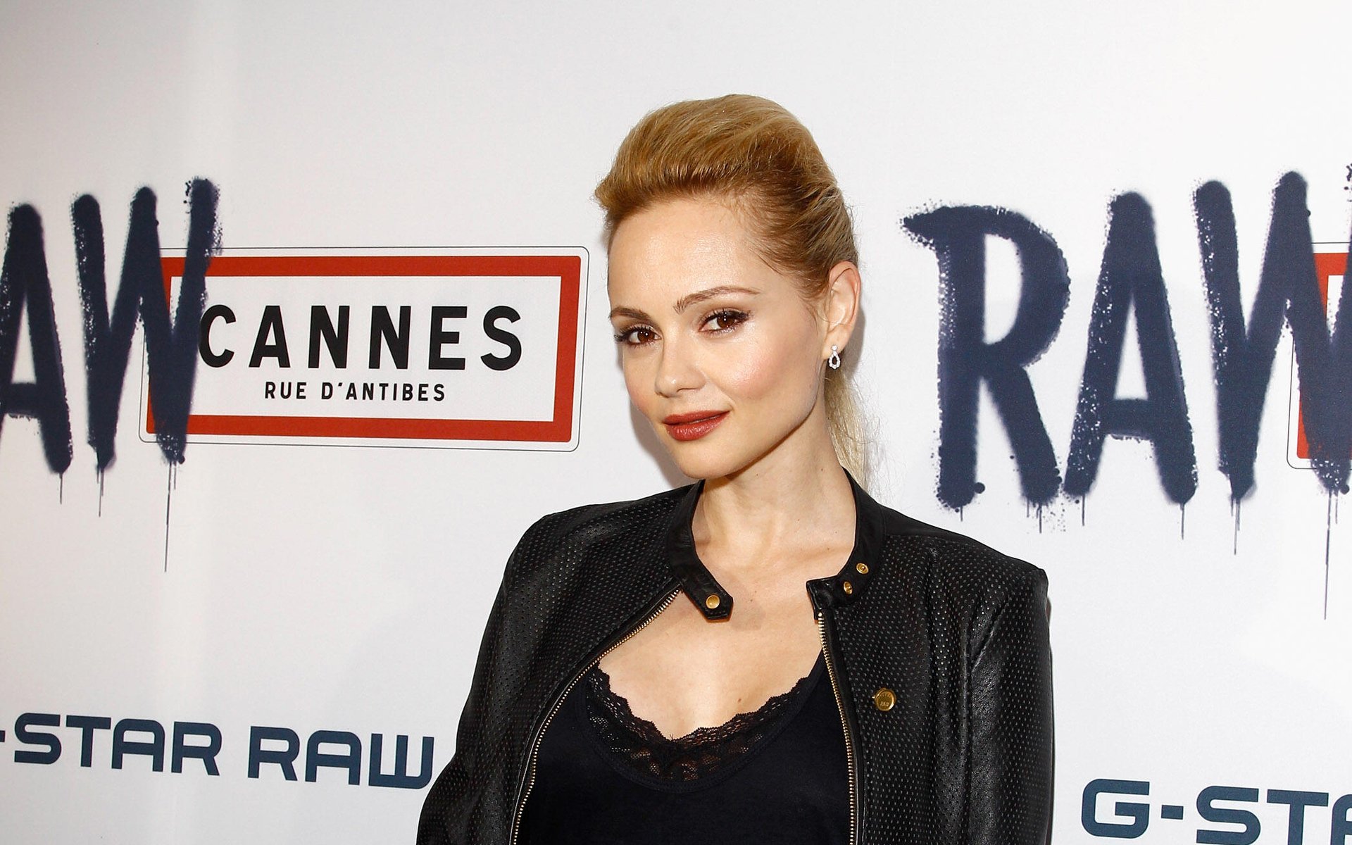 Download Actress French Woman Beatrice Rosen HD Wallpaper