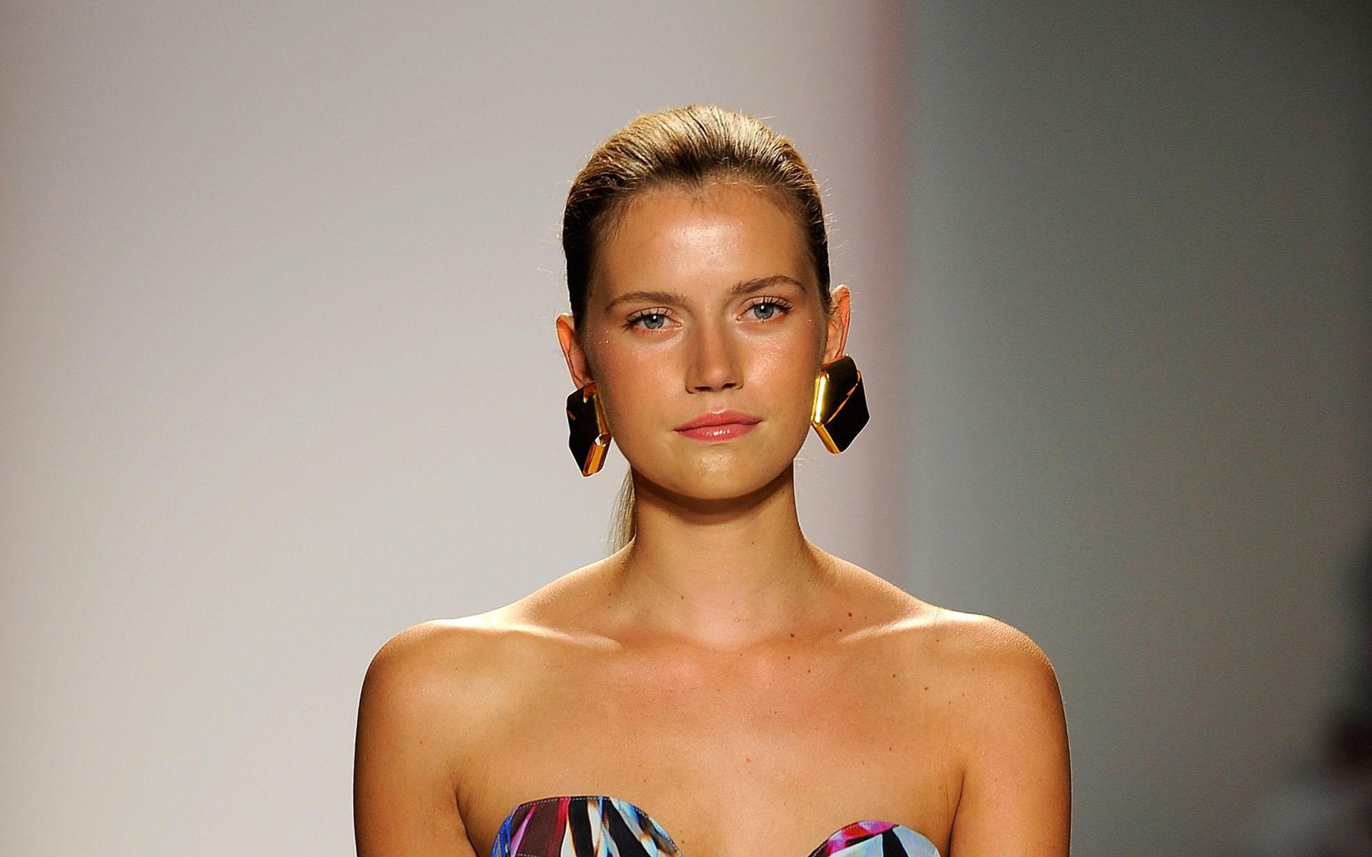Download Dutch Model Woman Cato Van Ee HD Wallpaper | 1920x1200 ...