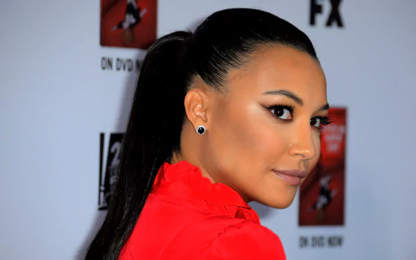 American actress Celebrity Naya Rivera HD Desktop Wallpaper | Background Image