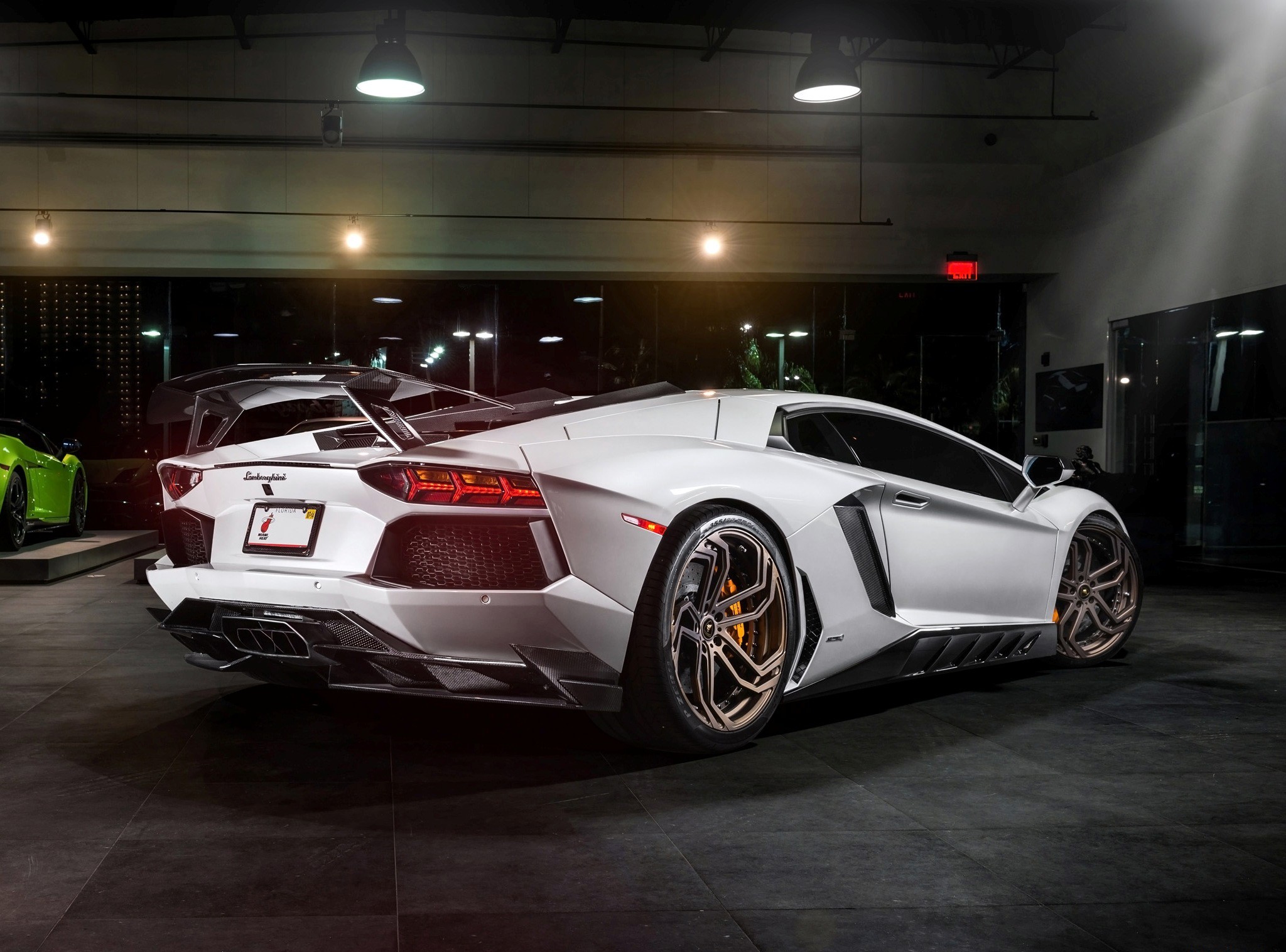 Download Lamborghini Vehicle Lamborghini Aventador HD Wallpaper