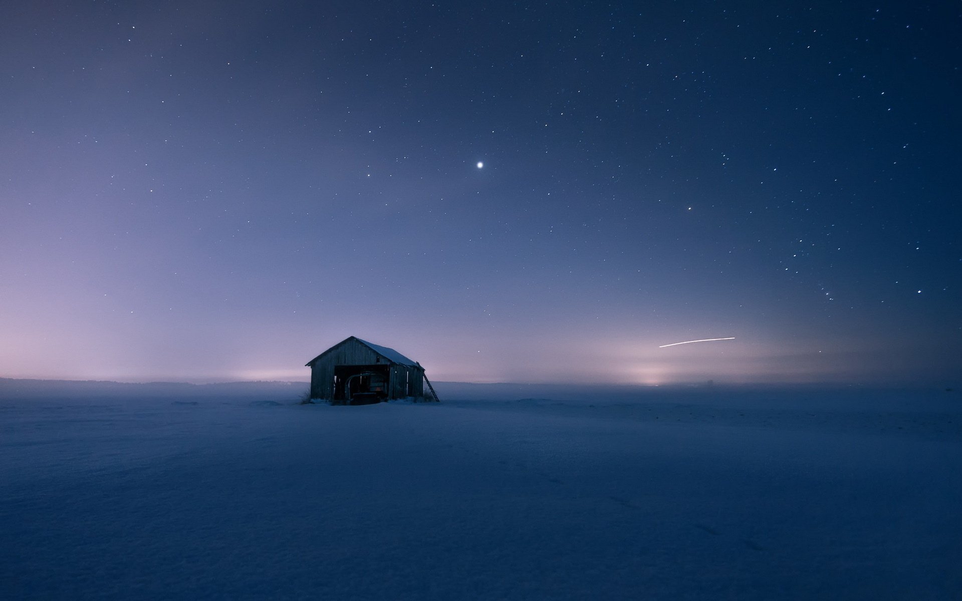 In the middle of the night. Зимнее ночное небо. Зимнее небо ночью. Снежное поле ночью. Снежная равнина ночью.