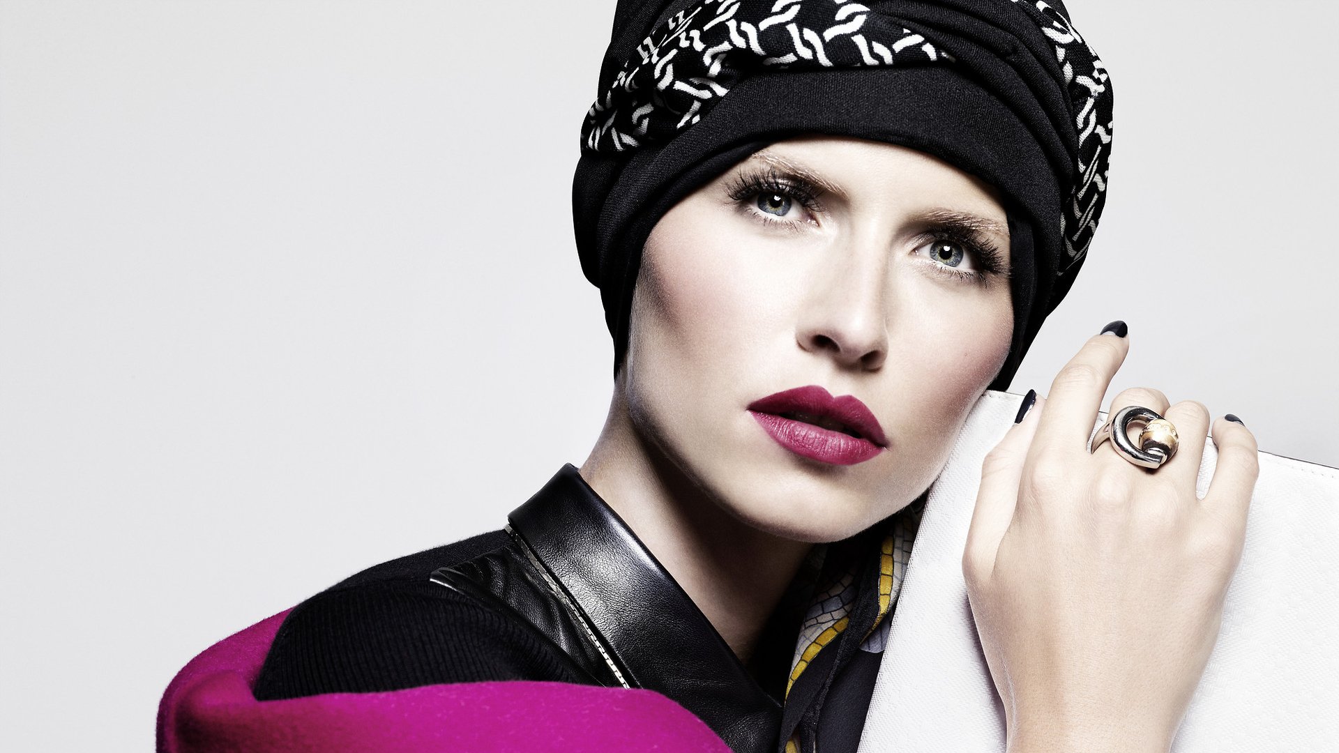 Download Model German Woman Lena Gercke HD Wallpaper