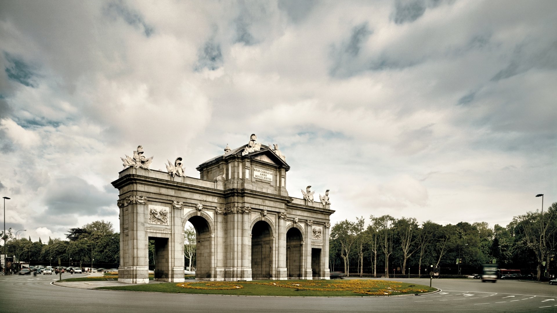 Download Man Made Puerta De Alcalá HD Wallpaper