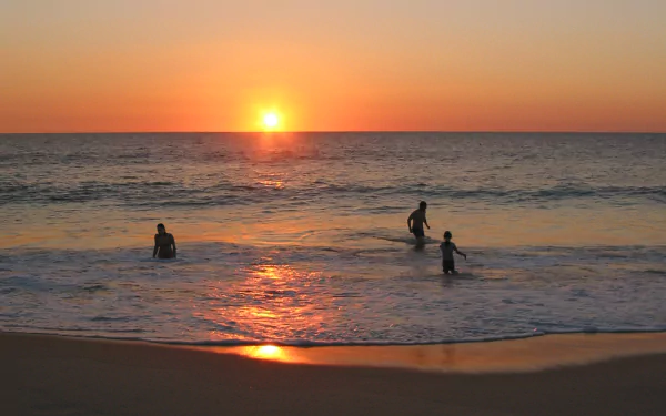 Sunset Swiming