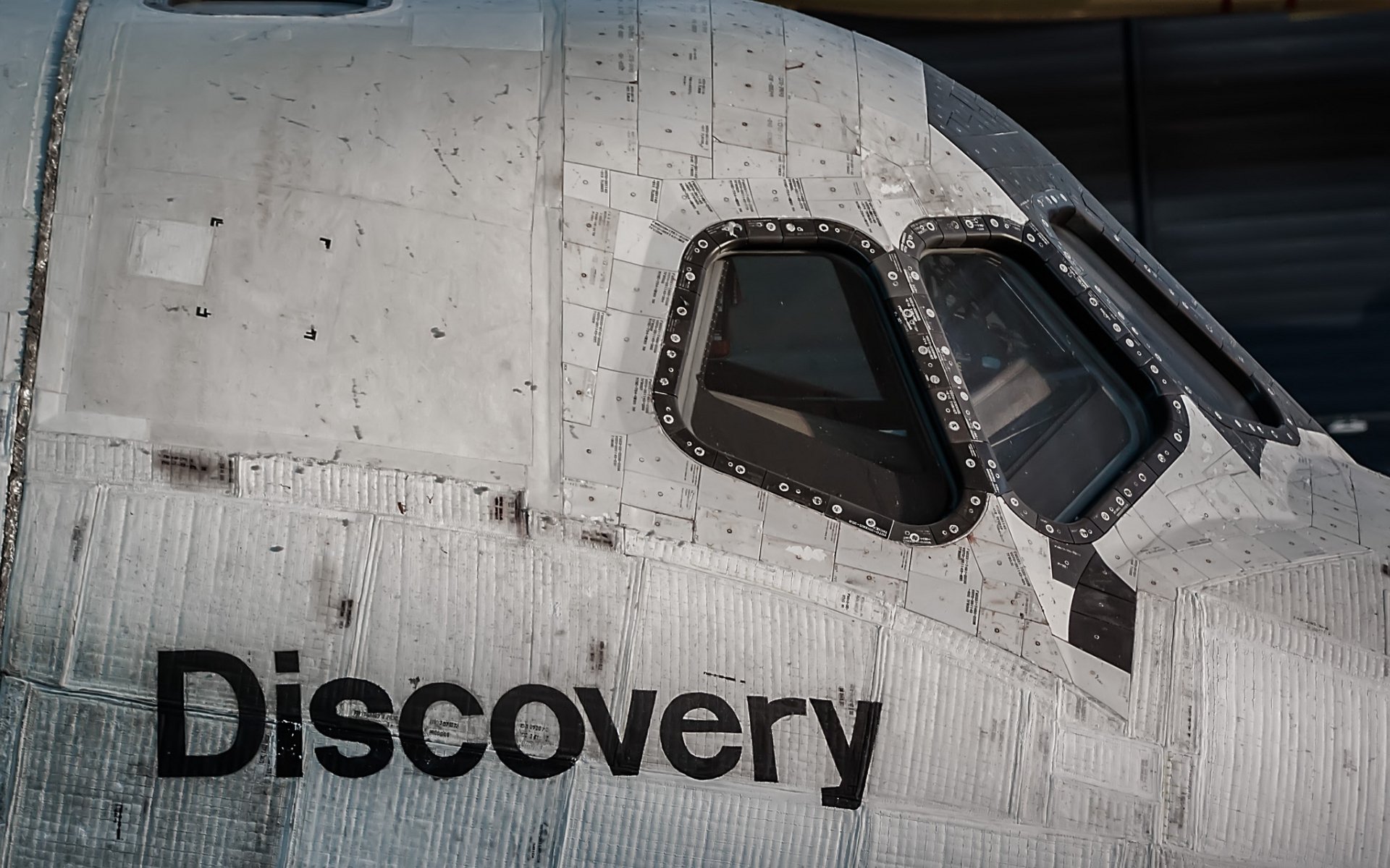 Download Vehicle Space Shuttle Discovery HD Wallpaper