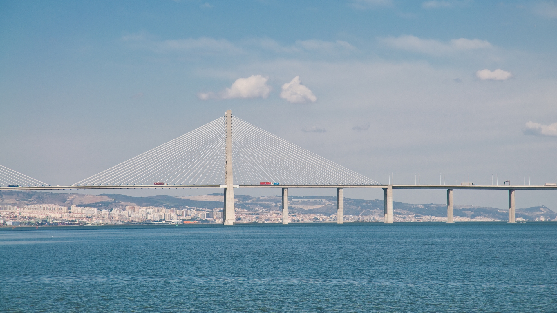 Man Made Vasco da Gama Bridge HD Wallpaper | Background Image