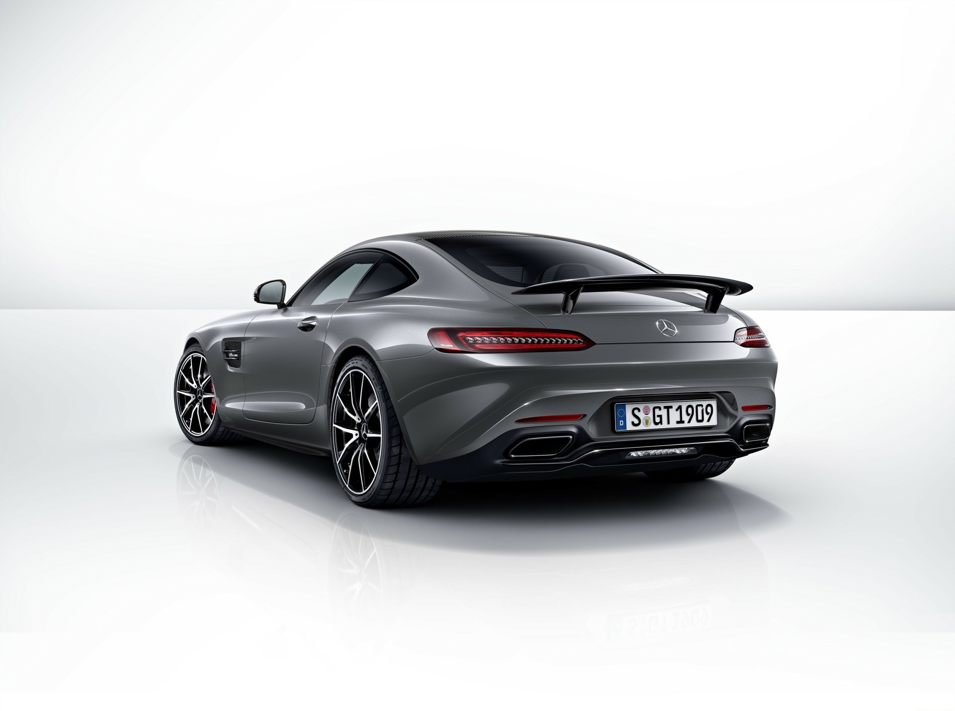Download Mercedes Vehicle Mercedes-AMG GT 4k Ultra HD Wallpaper