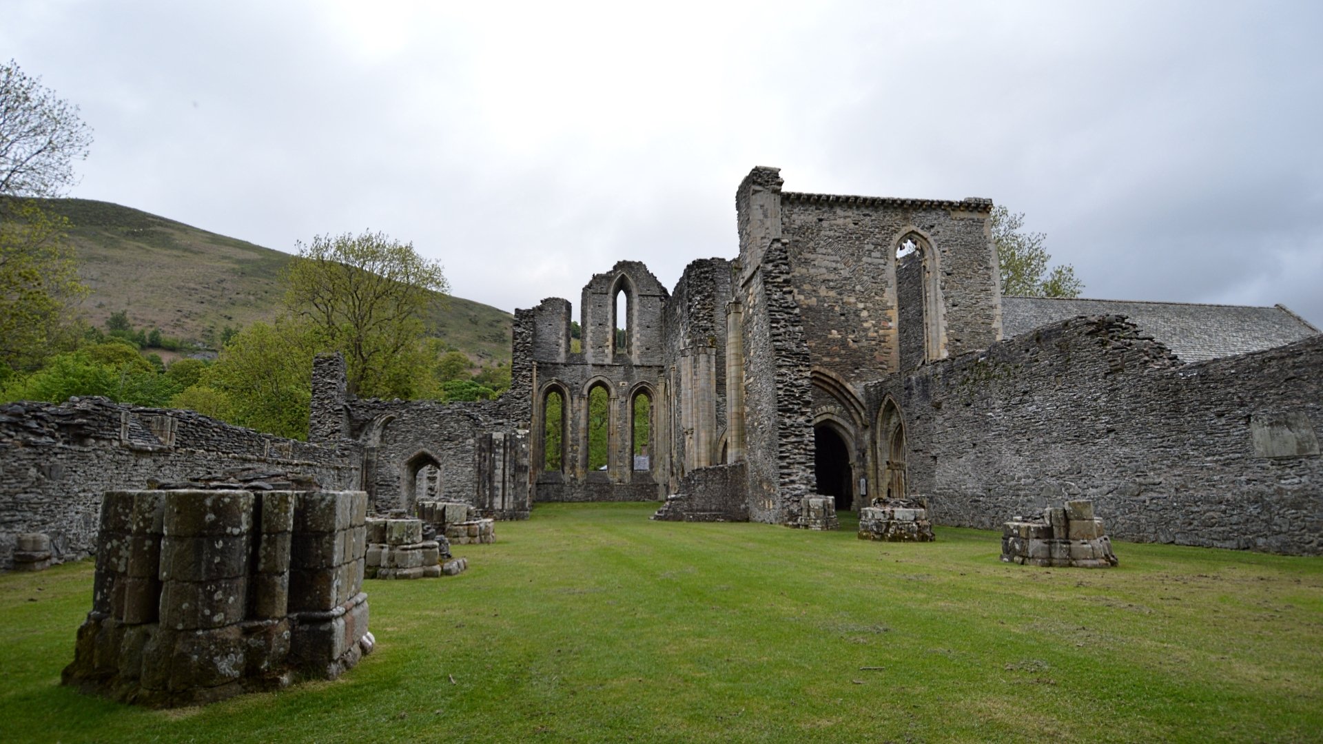 Download Religious Valle Crucis Abbey HD Wallpaper
