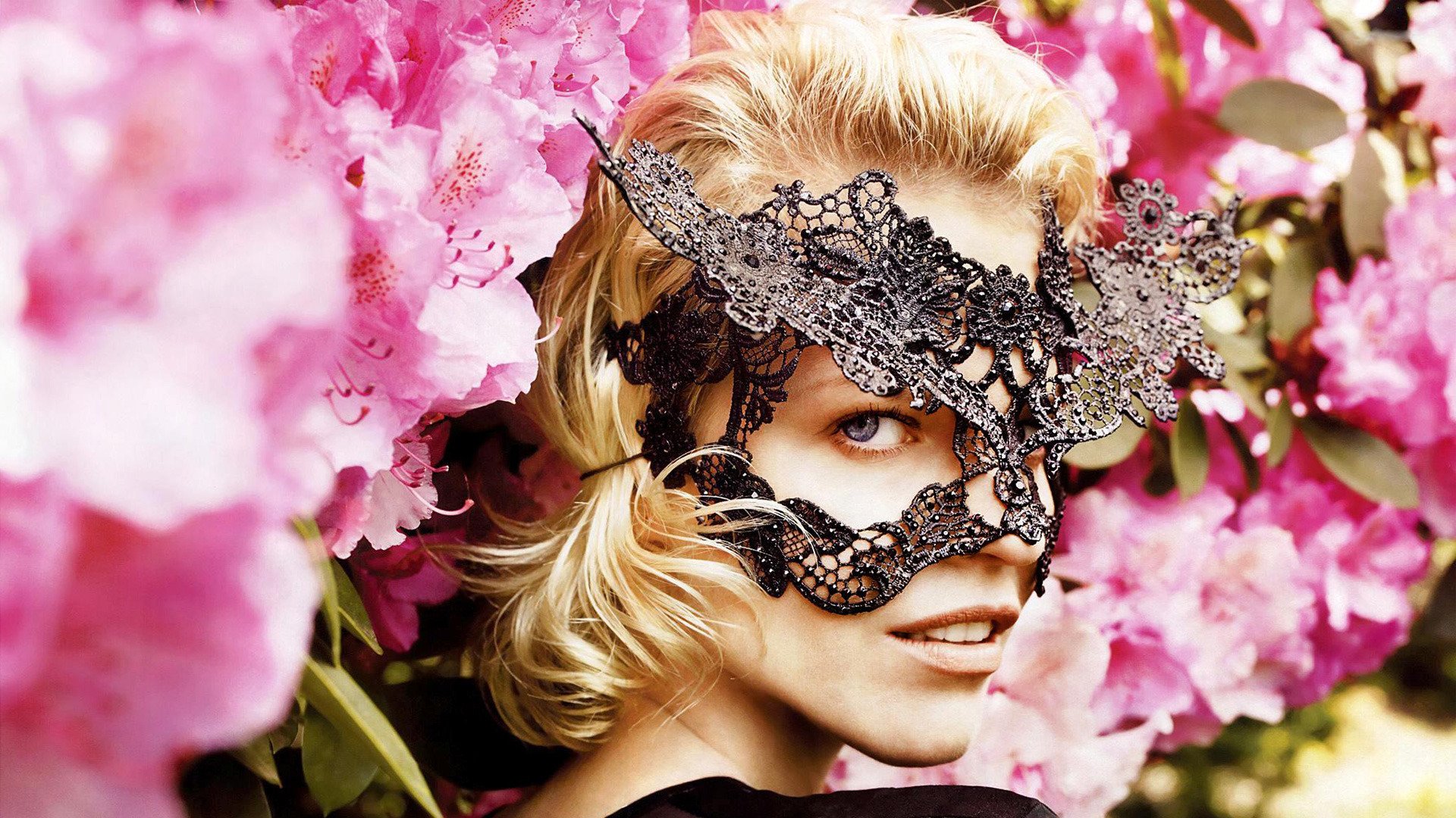 Download Czech Model Woman Eva Herzigova HD Wallpaper