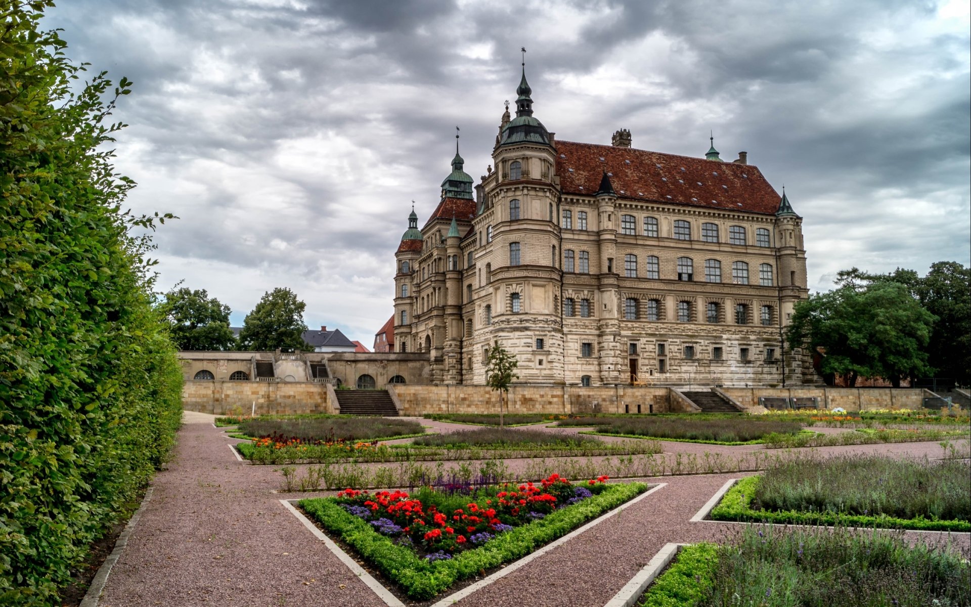 Download Man Made Güstrow Palace HD Wallpaper