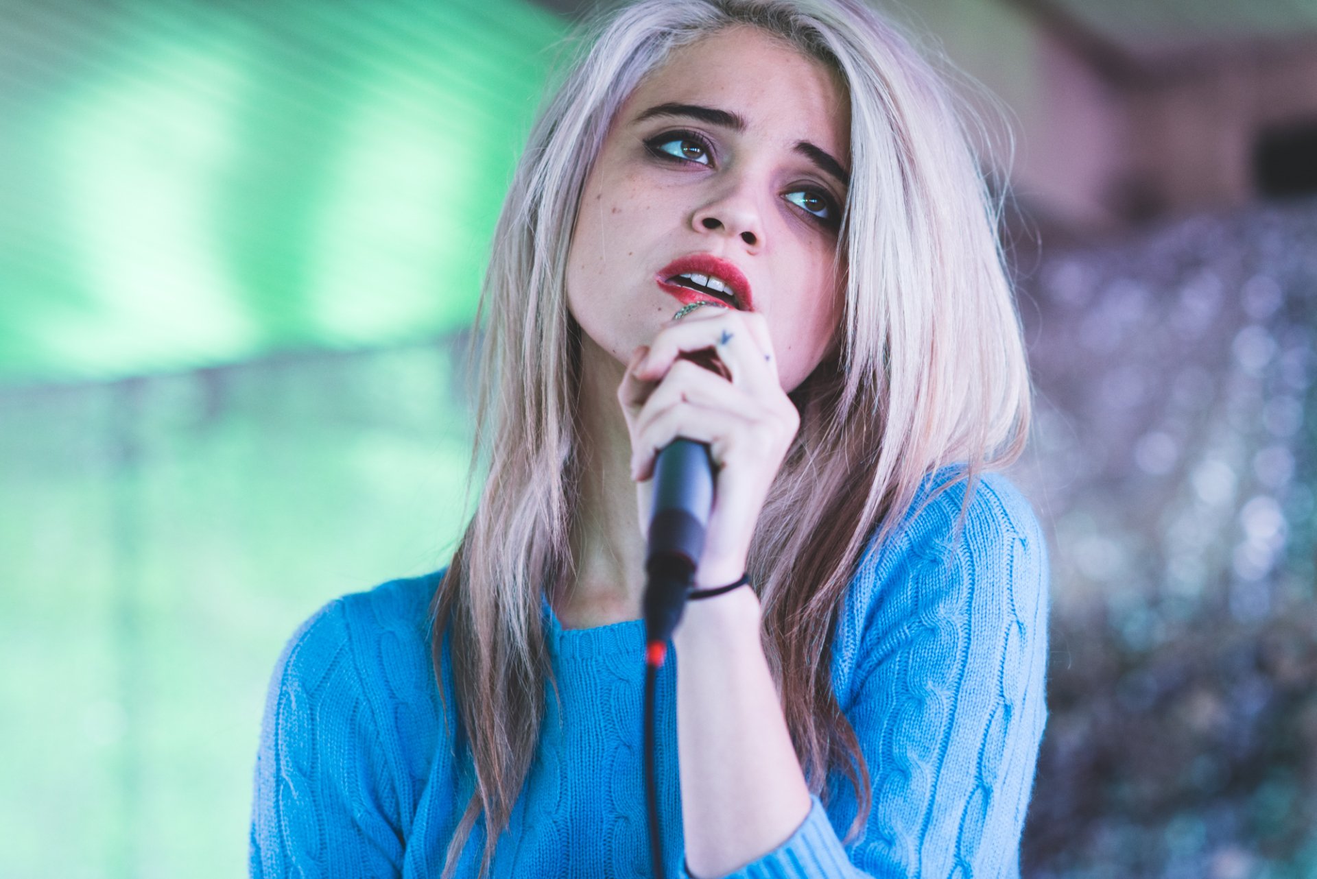 Download Music Sky Ferreira HD Wallpaper