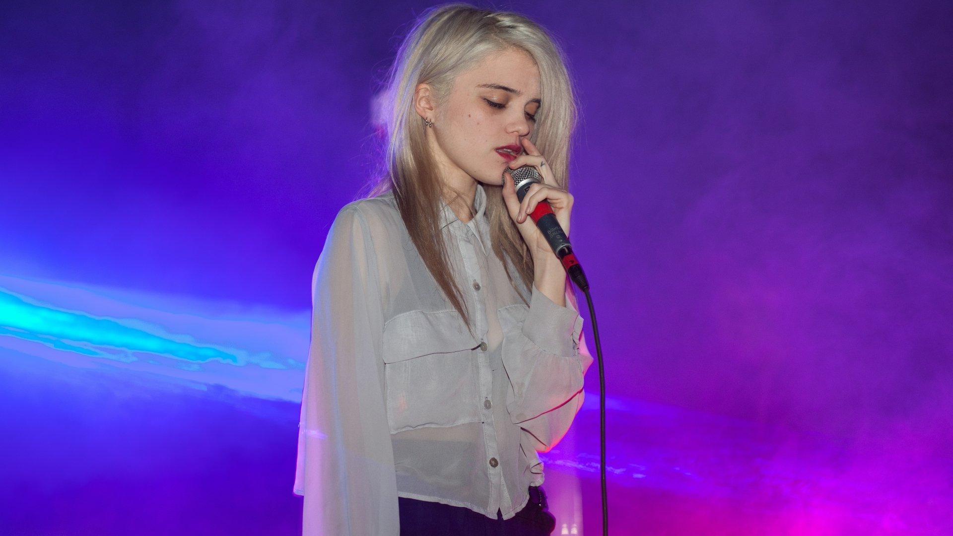 Download Music Sky Ferreira 4k Ultra HD Wallpaper