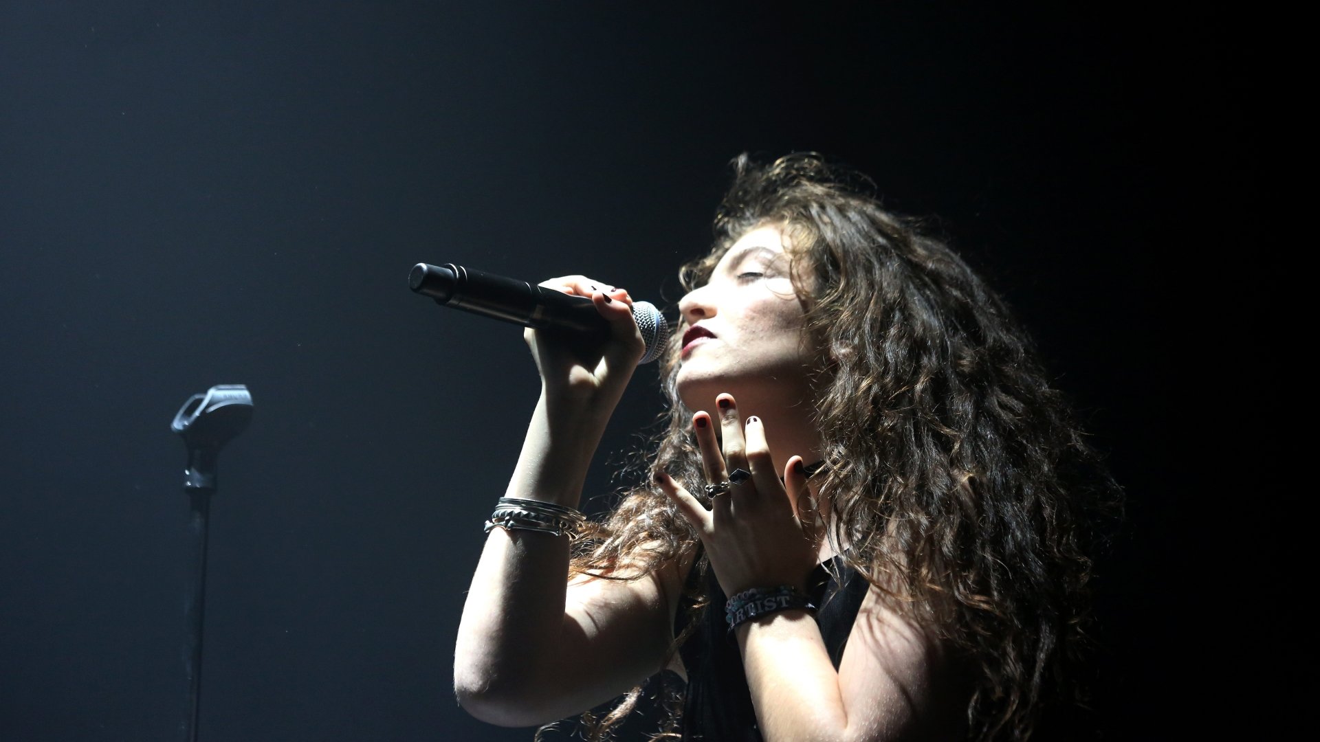 Download Music Lorde 4k Ultra HD Wallpaper