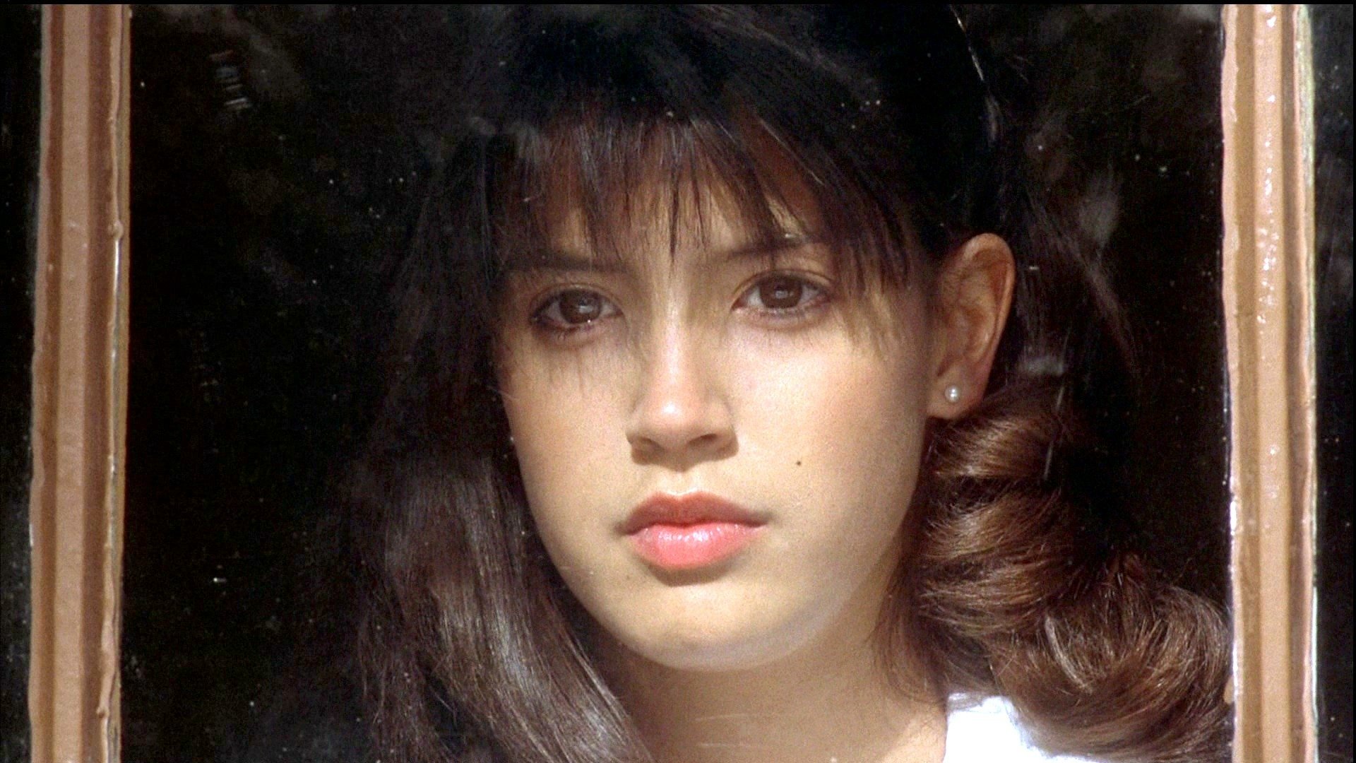 Phoebe cates hot pics