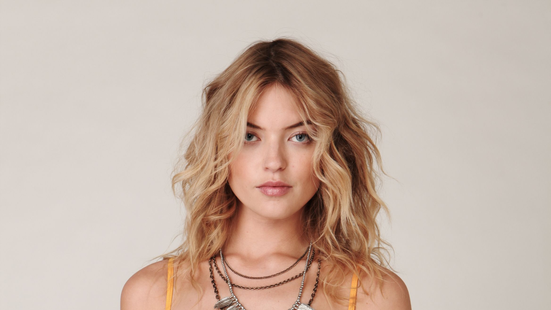 Martha Hunt HD Wallpaper