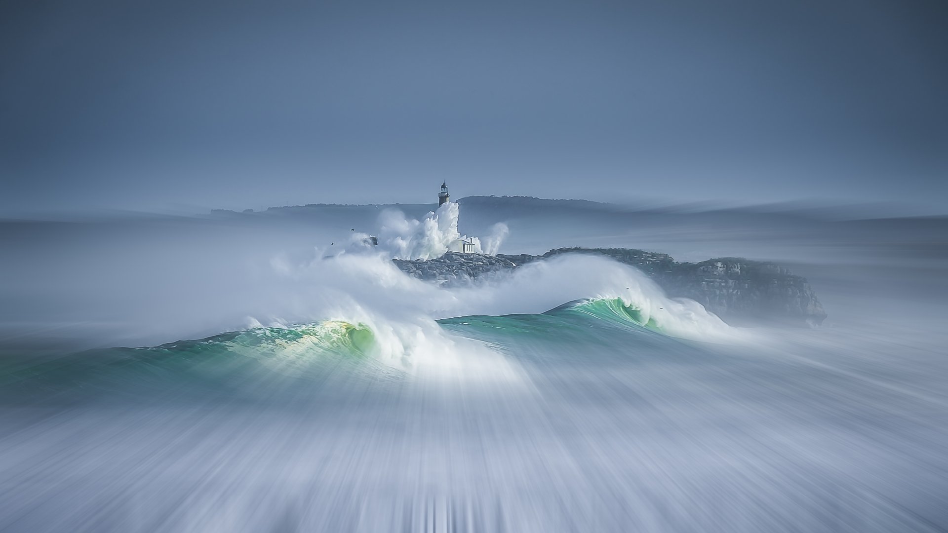 4K Ultra HD Lighthouse Amid Stormy Ocean Waves | 4918x2766 | Wallpaper ...