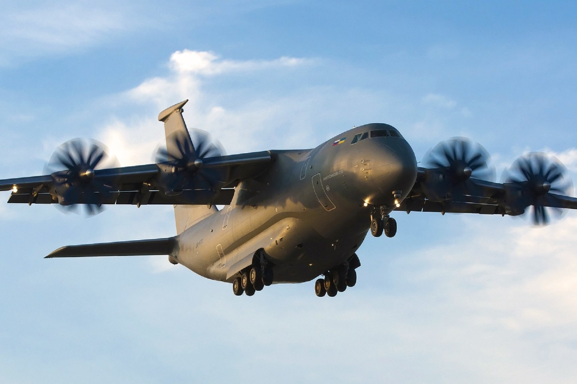 Antonov An-70 HD Wallpaper