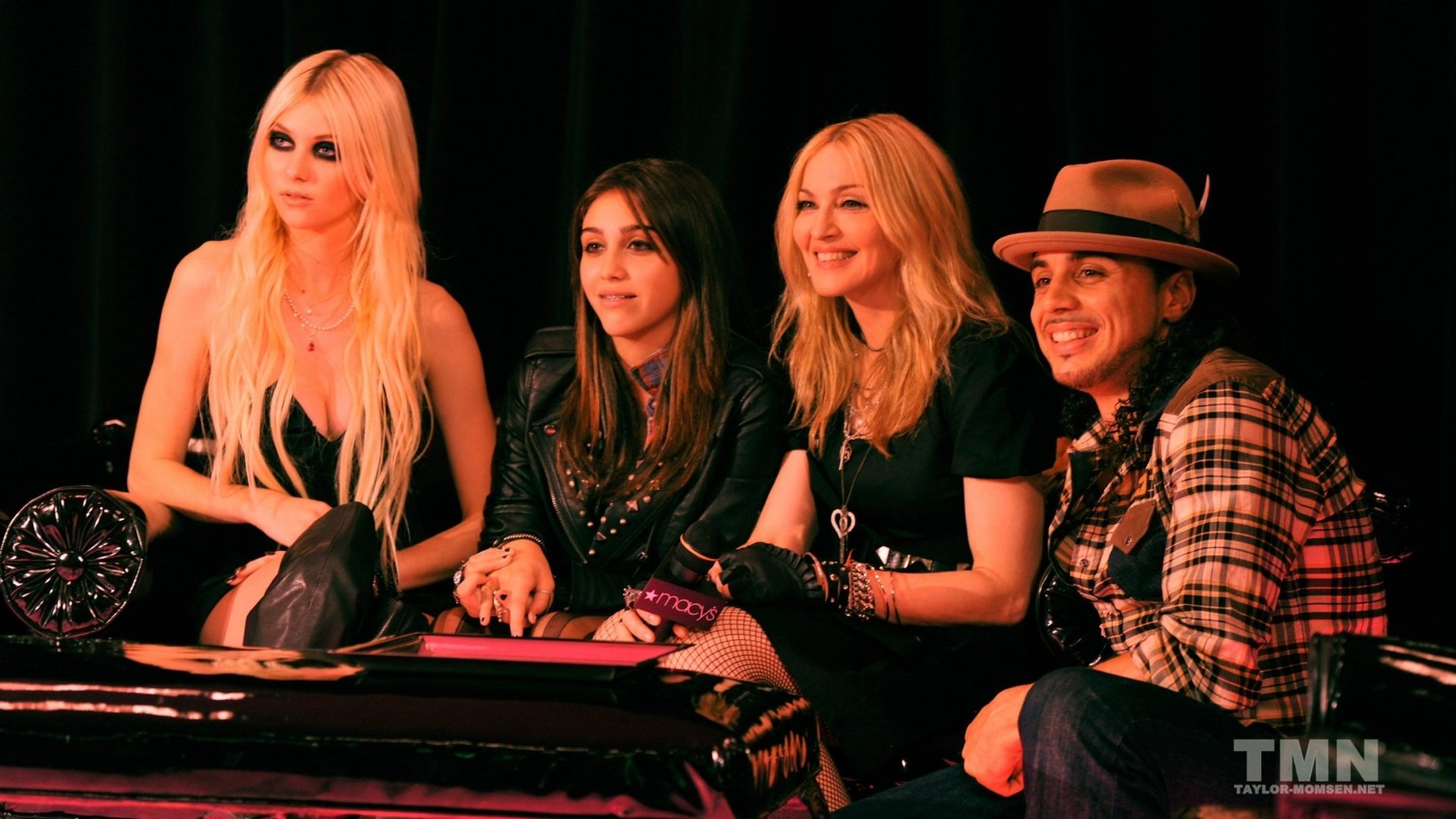 Download Music Taylor Momsen HD Wallpaper