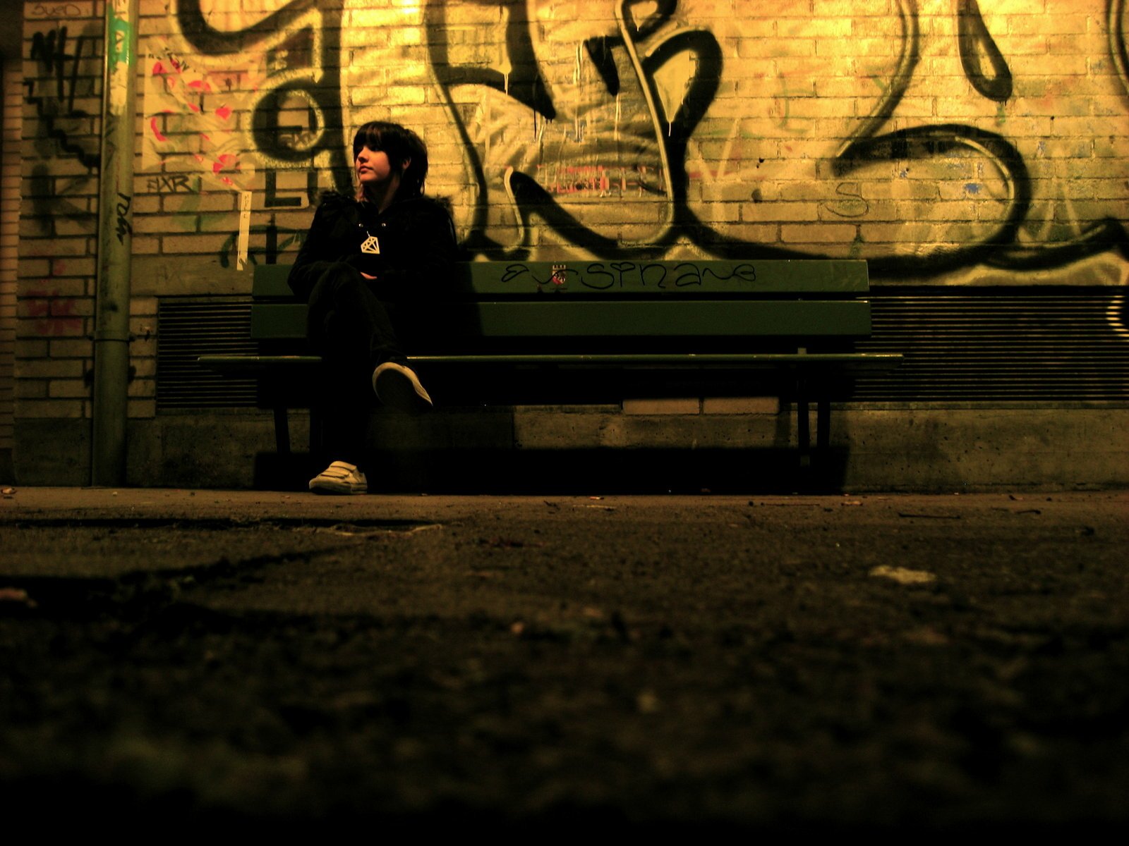 Download Artistic Graffiti Wallpaper