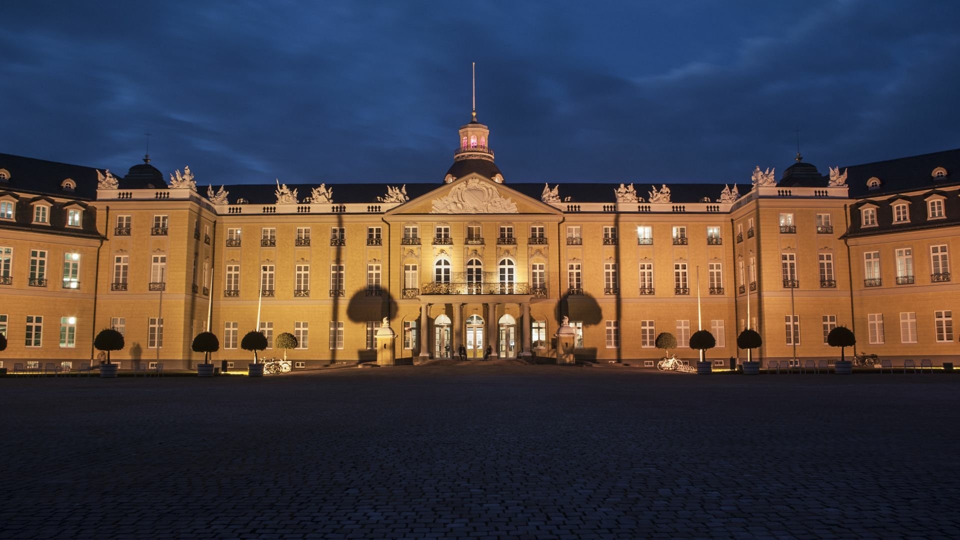 Download Man Made Karlsruhe Palace HD Wallpaper