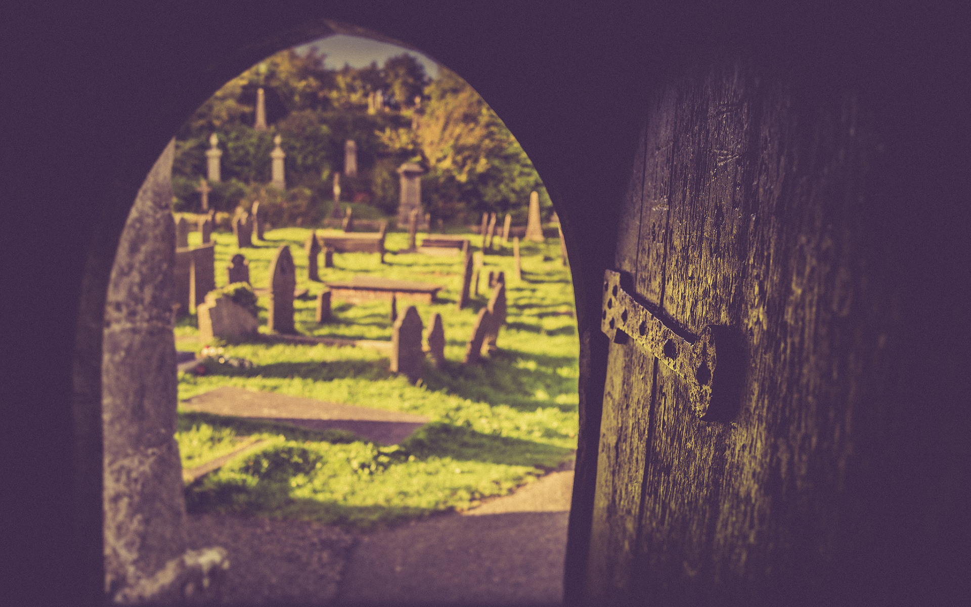 Religious Cemetery HD Wallpaper | Background Image