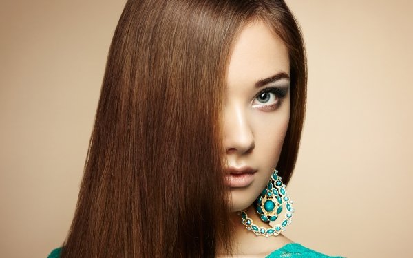 Femmes Top Model Top Modèls Cheveux Earrings Blue Eyes Brune Face Fond d'écran HD | Image