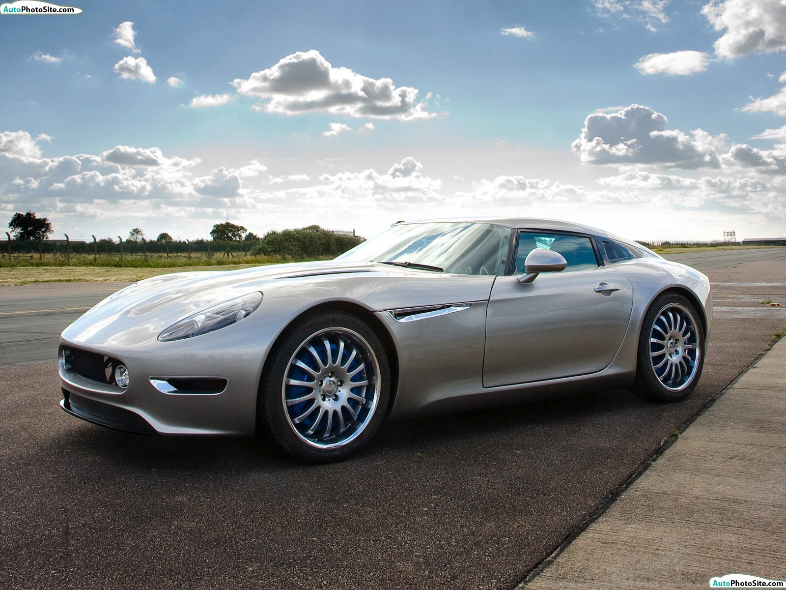 Download Vehicle Lightning Gt Wallpaper