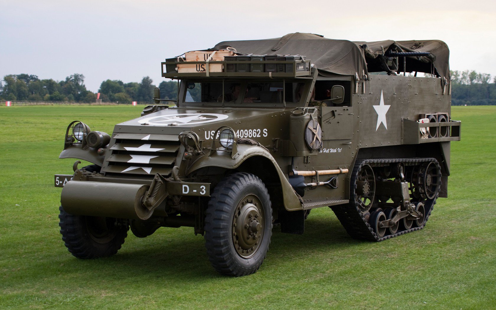Military M3 Half-track HD Wallpaper | Background Image