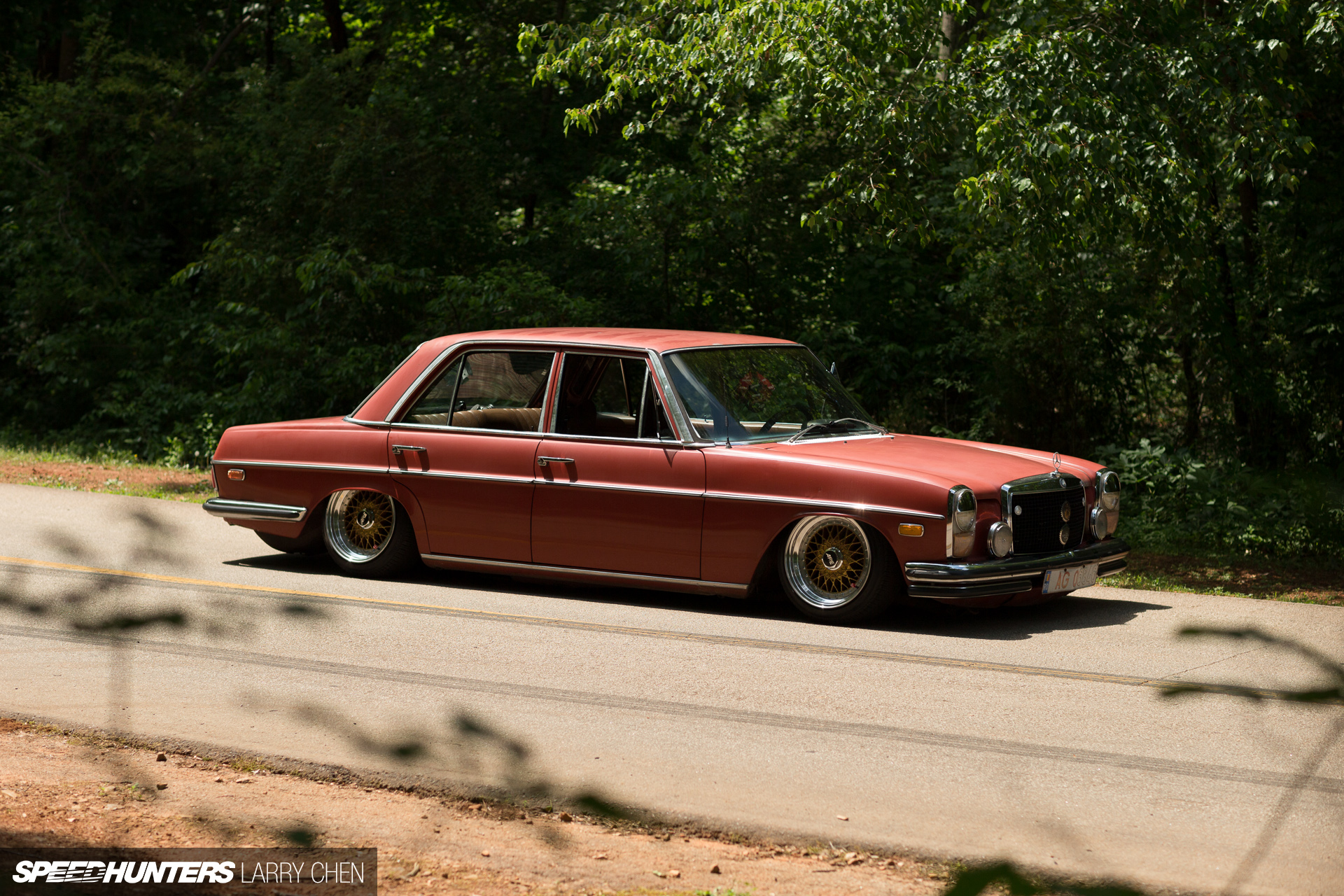Download Vehicle Mercedes Benz W114 HD Wallpaper