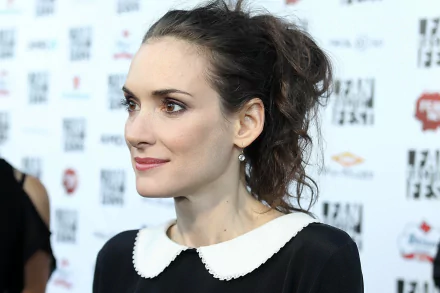 Celebrity Winona Ryder HD Desktop Wallpaper | Background Image