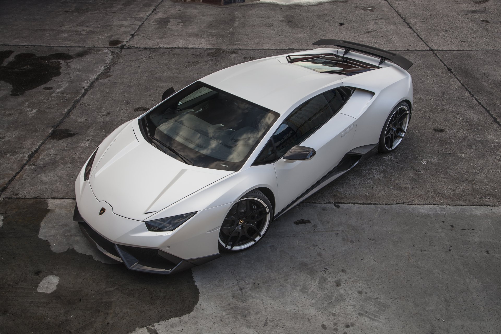 Download Vehicle Lamborghini Huracan 4k Ultra HD Wallpaper