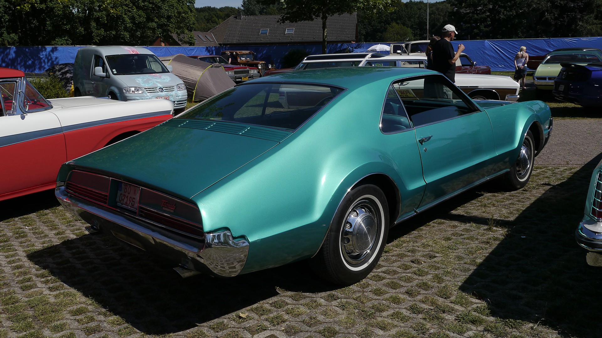 Download Vehicle Oldsmobile Toronado HD Wallpaper