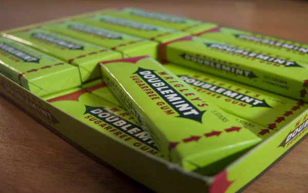 man made chewing gum HD Desktop Wallpaper | Background Image