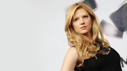 Celebrity Katheryn Winnick HD Desktop Wallpaper | Background Image