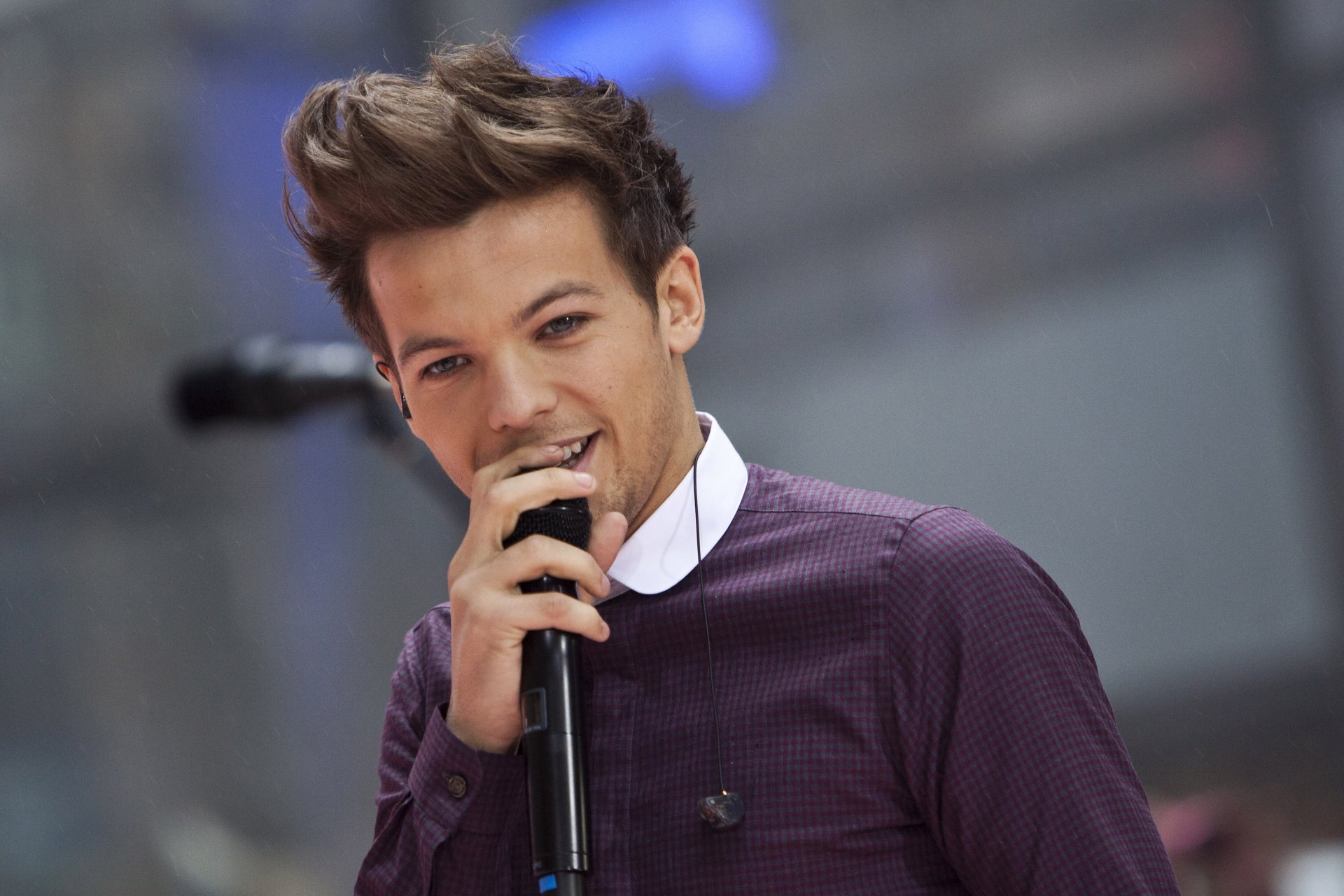 Download Music Louis Tomlinson HD Wallpaper