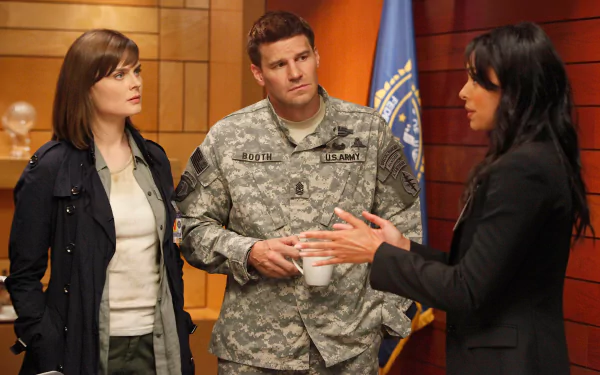 Camille Saroyan Tamara Taylor Emily Deschanel Temperance Brennan Seeley Booth David Boreanaz TV Show Bones (TV Show) HD Desktop Wallpaper | Background Image