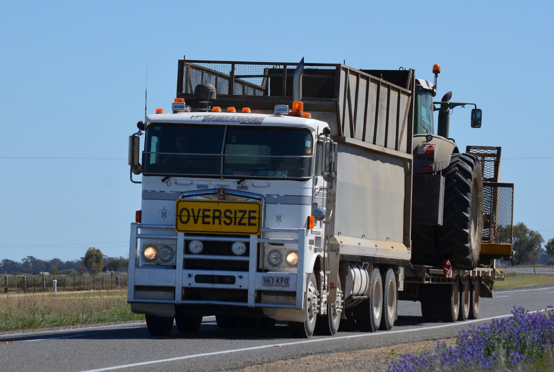 Download Vehicle Kenworth HD Wallpaper