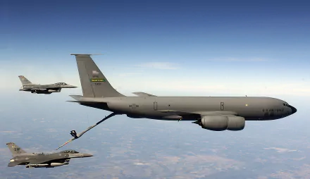 military Boeing KC-135 Stratotanker HD Desktop Wallpaper | Background Image